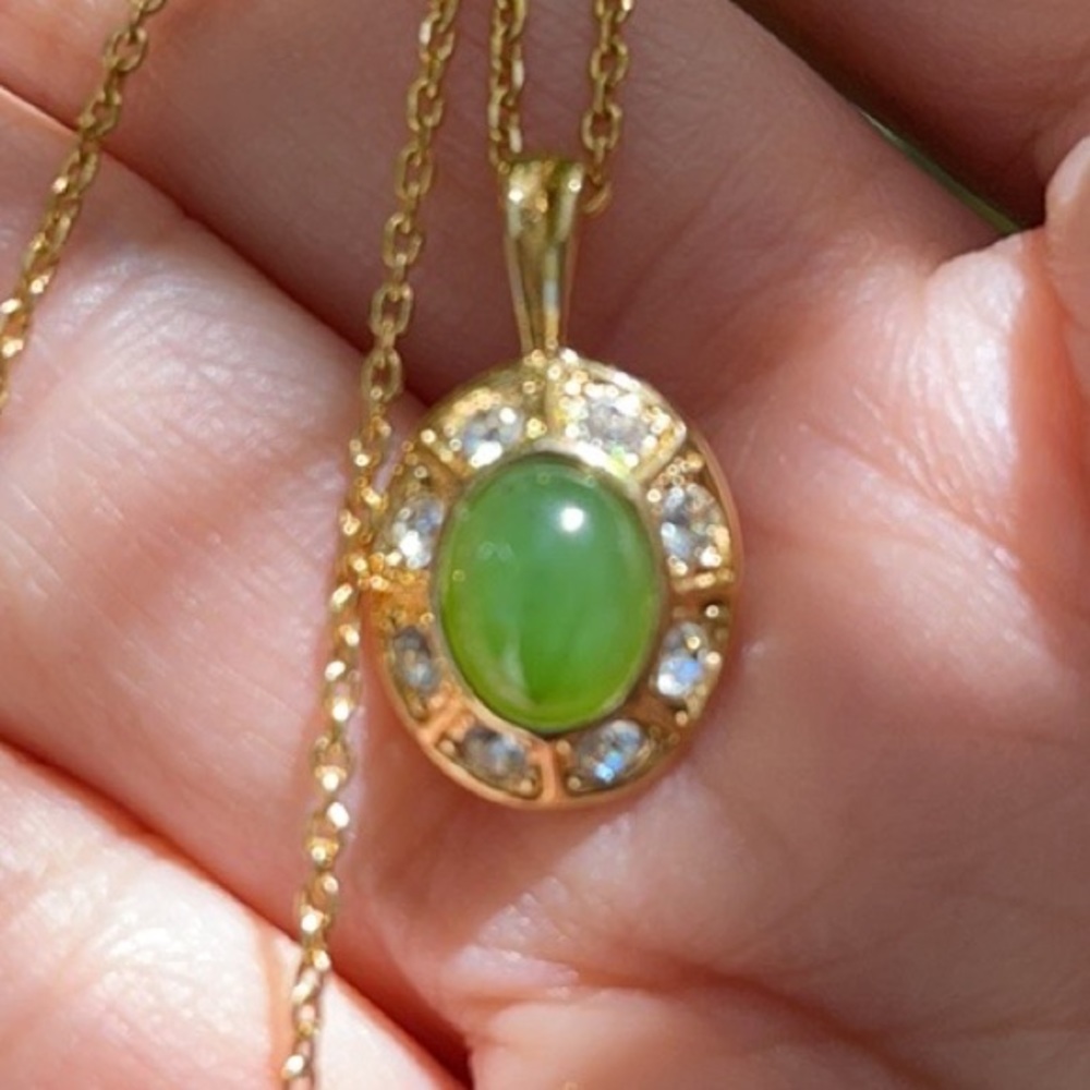 Nephrite jade pendant & chain - Picture 2 of 7